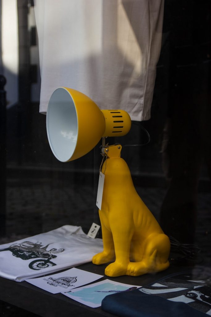 yellow dog table lamp shows hybrid way of working with copywriter